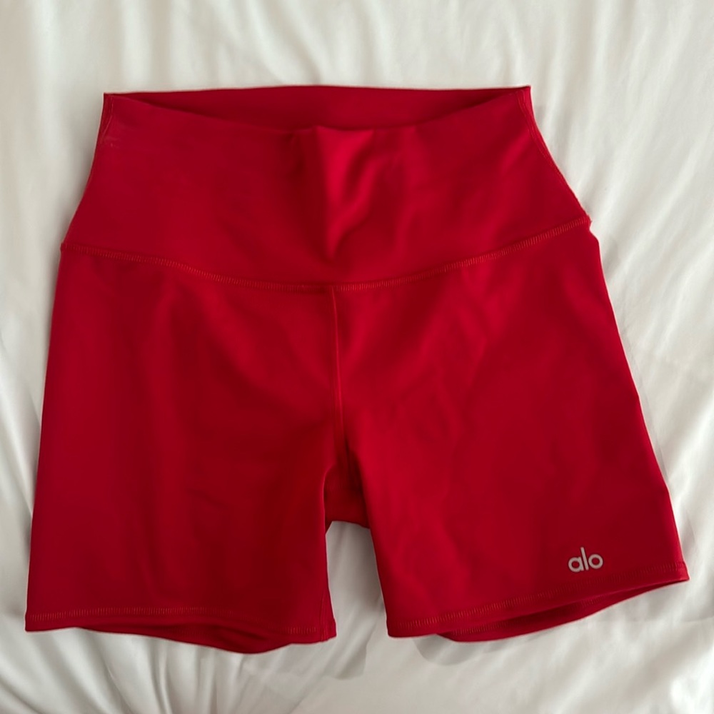 Alo bike shorts